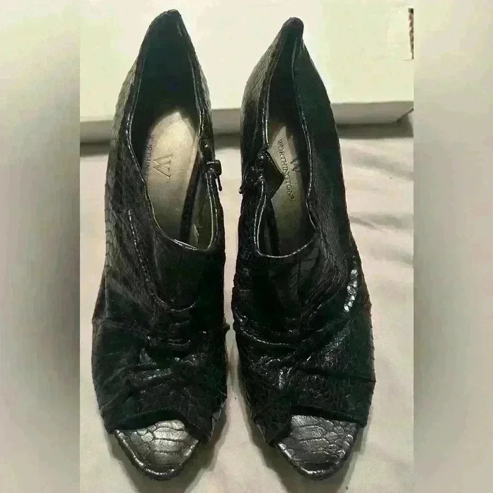 Black Worthington heels